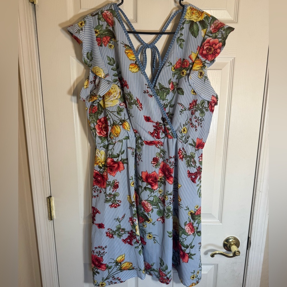 Wrapper mini blue white stripped‎ floral v neck dress